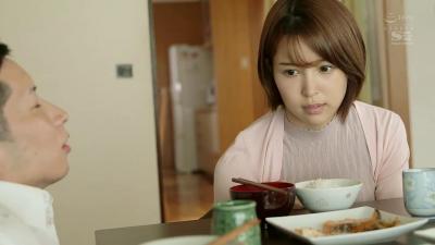 SSNI645来上司家里赶项目晚上忍不住睡了上司う老婆 
